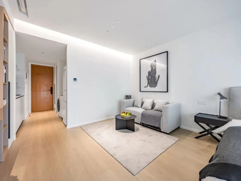 Rm 803 No 9 Lakeward Scenery Int’l Apts(3)