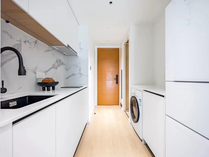 Rm 803 No 9 Lakeward Scenery Int’l Apts(8)