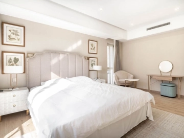 Rm 803 Unit E Chateau Regency I(8)