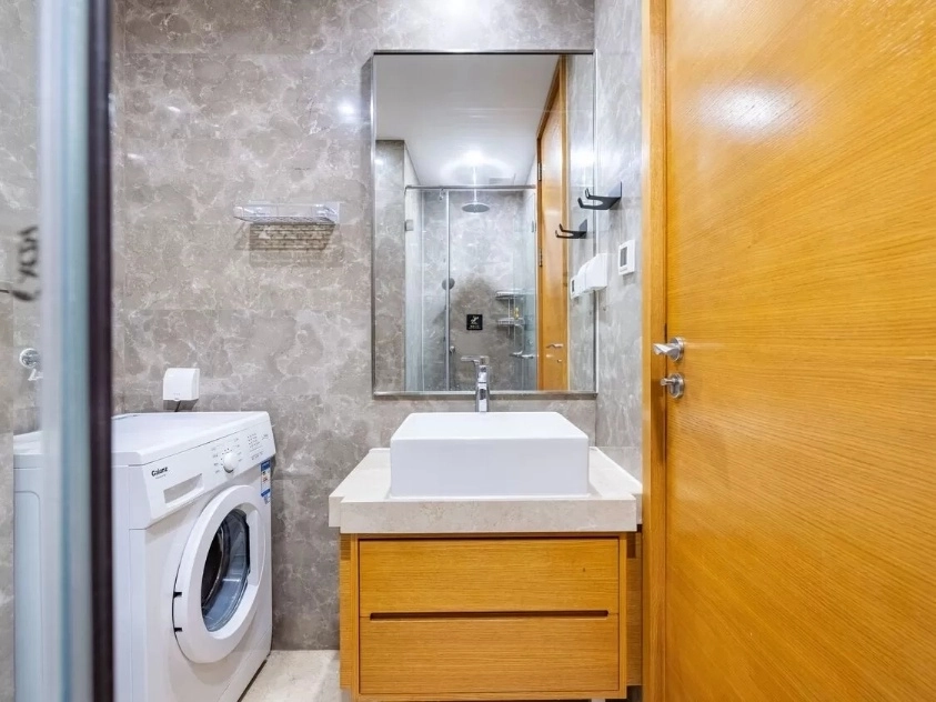 Rm 809 No 6 Guangqu Jinmao Palace East(10)