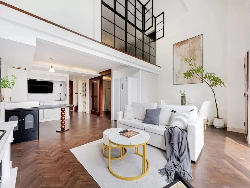 Rm 819 Bld D Chateau De Luze Apt(5)