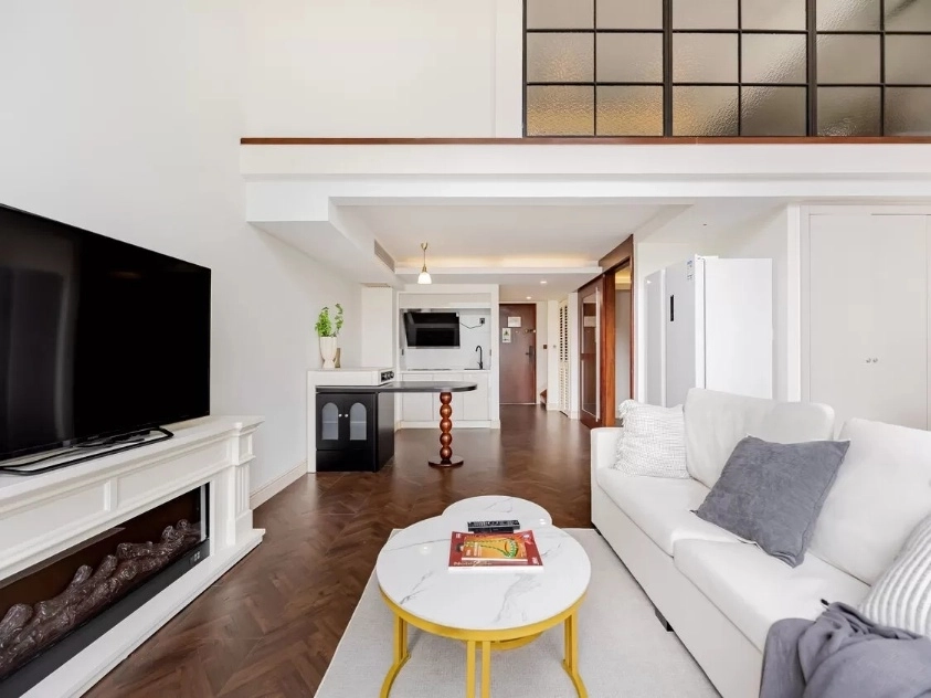 Rm 819 Bld D Chateau De Luze Apt(6)