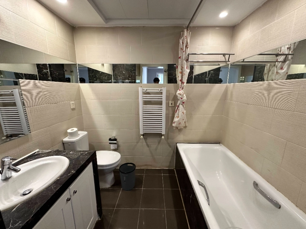 Rm 903 Bld B Yi He Int'l Center Apt(9)