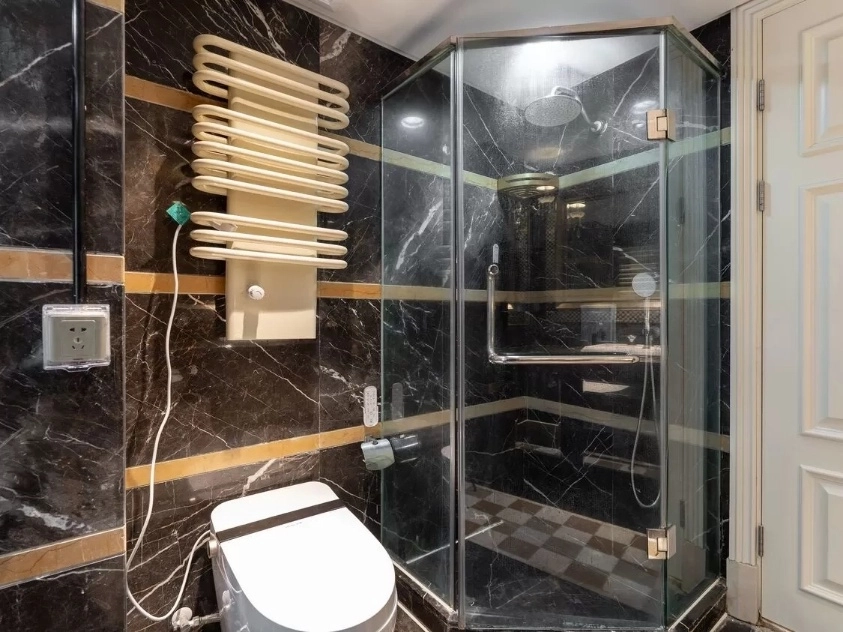 Rm 908 No 2 Alhambra Palace(11)