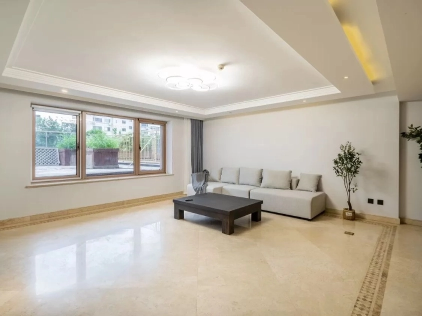 Rm 908 No 2 Alhambra Palace(2)