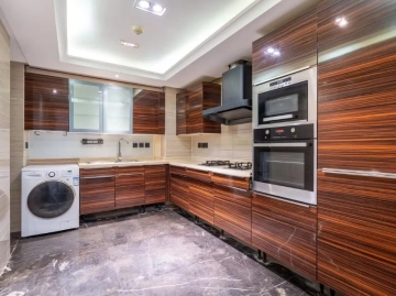 Rm 908 No 2 Alhambra Palace(5)