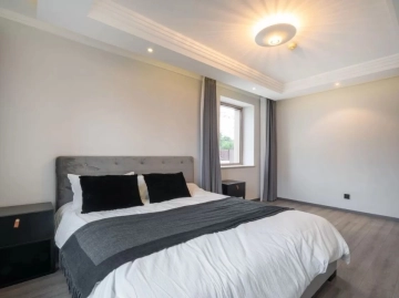 Rm 908 No 2 Alhambra Palace(7)