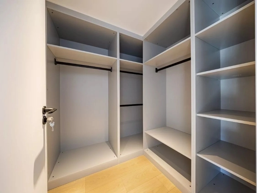 Rm 913 Bld D Chateau De Luze Apt(12)
