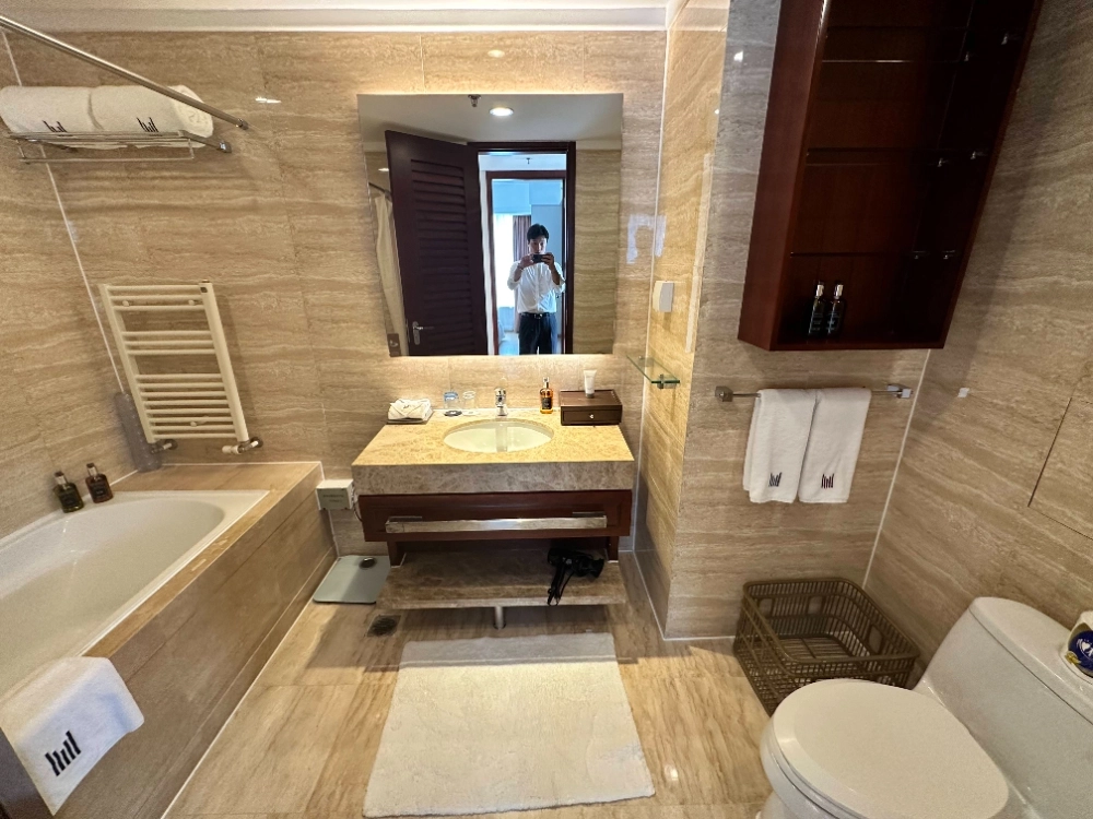Standard 1-bdr Suite Millennium Residences(6)