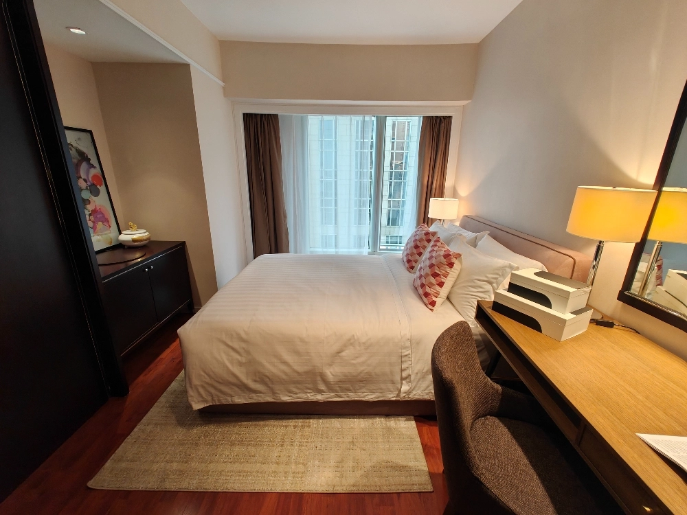Standard 2-bdr Corner Unit Oriental Plaza(6)