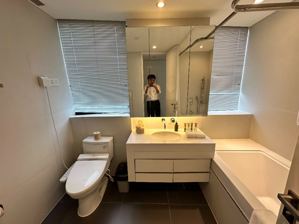 Standard 2-bdr Deluxe Ascott Raffle City Beijing(8)