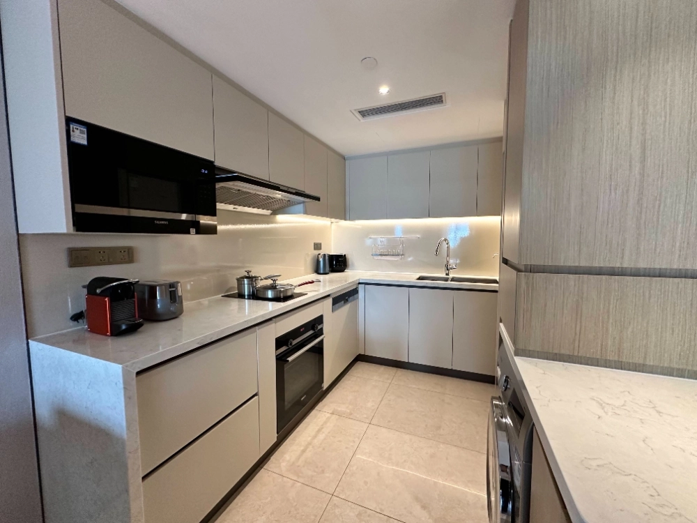Standard 2-bdr Unit China World Apartments(5)