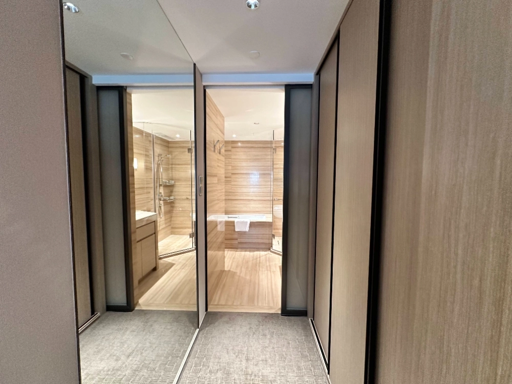 Standard 2-bdr Unit China World Apartments(7)