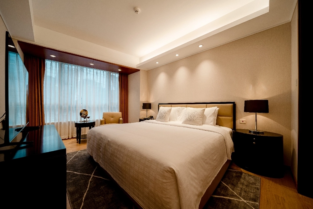 Standard 2-bdr Unit Millennium Residences(4)