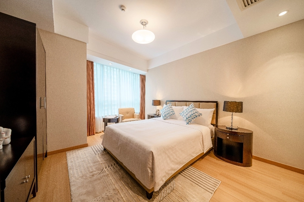 Standard 3-bdr Executive Millennium Residences(8)