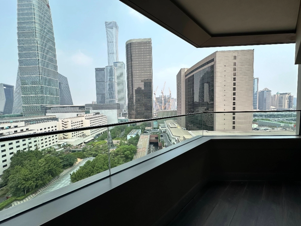 Standard 3-bdr Unit China World Apartments(11)