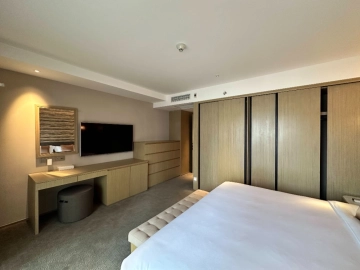 Standard 3-bdr Unit China World Apartments(12)