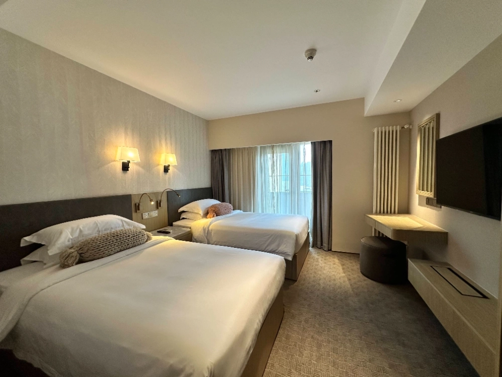Standard 3-bdr Unit China World Apartments(14)
