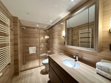 Standard 3-bdr Unit China World Apartments(16)