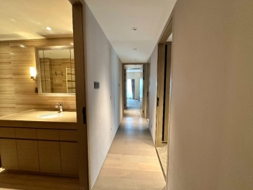 Standard 3-bdr Unit China World Apartments(8)