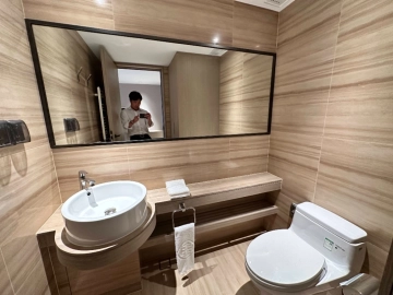 Standard 3-bdr Unit China World Apartments(9)