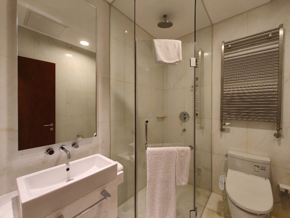 Standard 3-bdr Unit Youtha Suites(18)