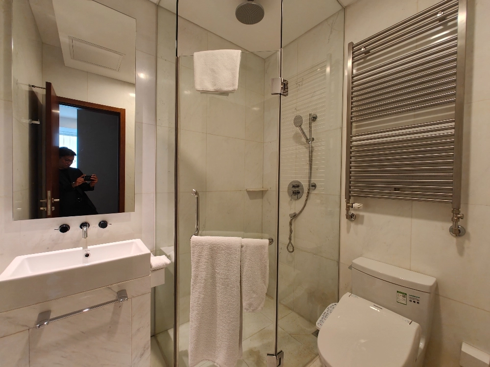 Standard 3-bdr Unit Youtha Suites(8)