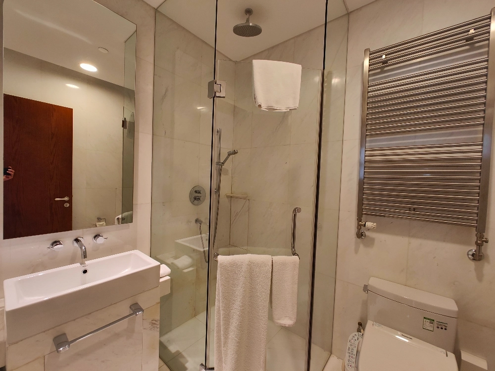 Standard 3-bdr Unit Youtha Suites(10)