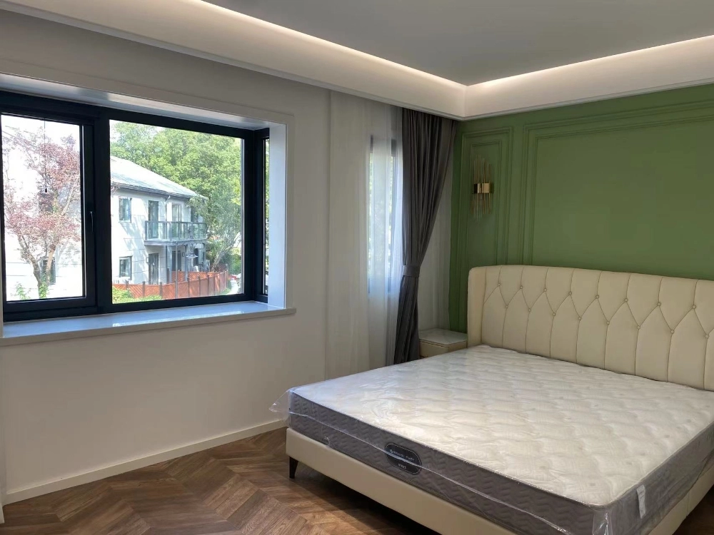 Standard 3-bdr Villa East Palace Apt(14)