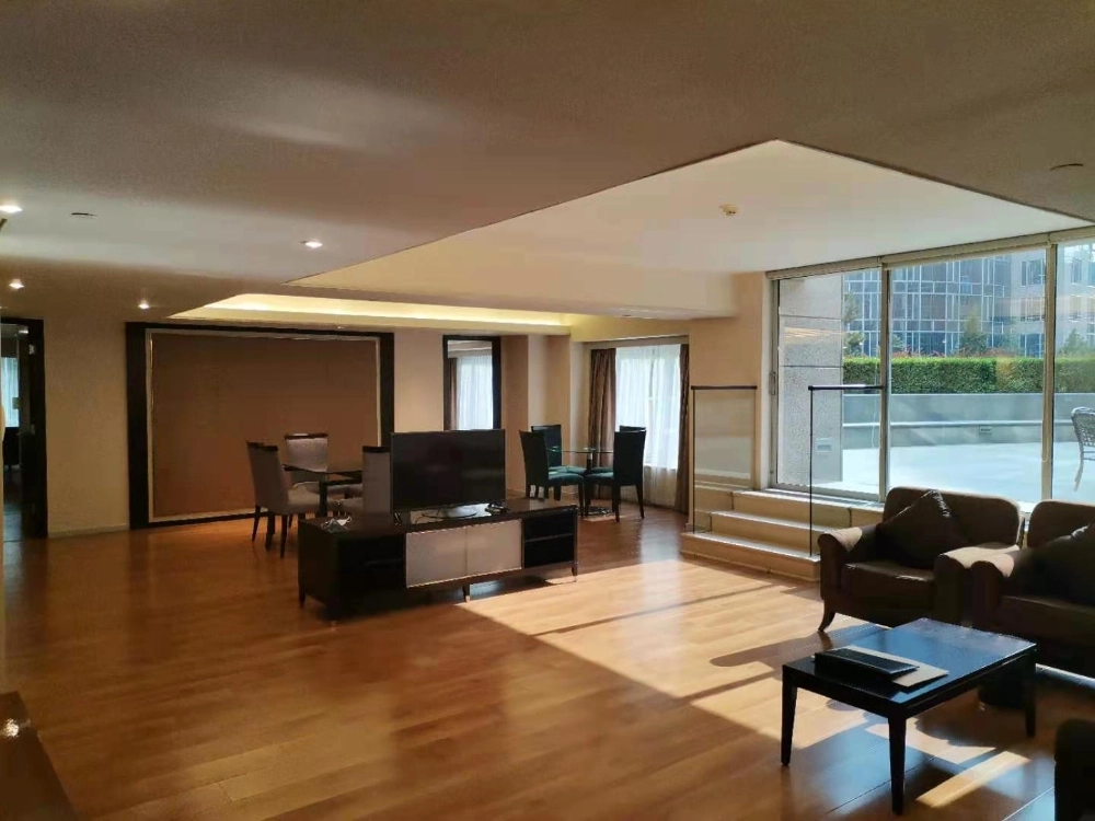 Standard 4-bdr Unit Oriental Plaza