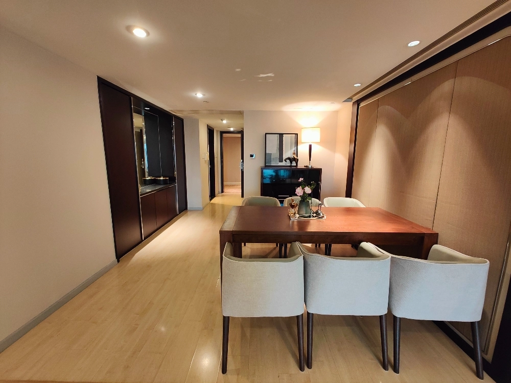 Standard Big 2-bdr Unit Oriental Plaza(3)