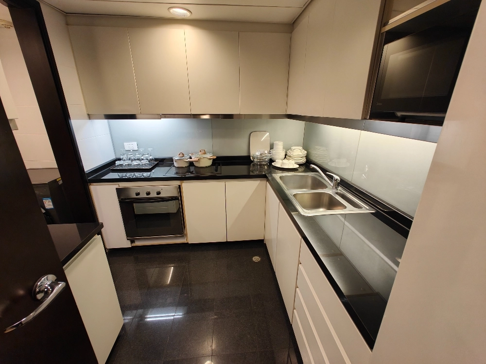 Standard Big 2-bdr Unit Oriental Plaza(5)