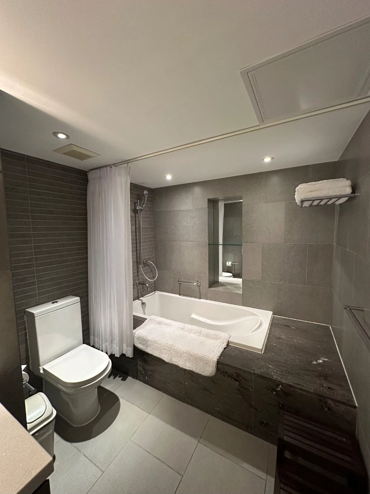 Standard Big 3-bdr Unit East Gate Plaza A(9)