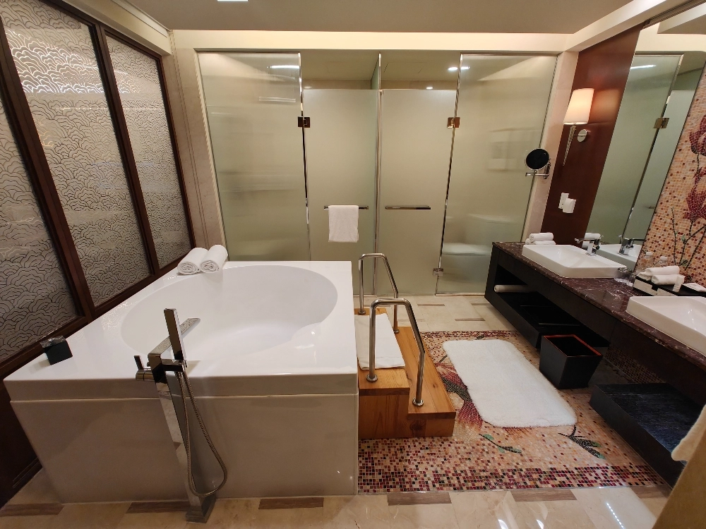 Standard Family 1-bdr Apt Marriott Executive Apts(8)