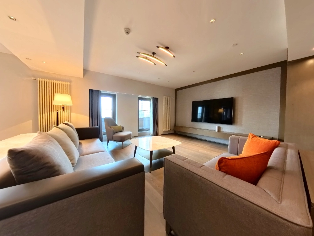 Standard M & P 4-bdr Premier China World Apartments