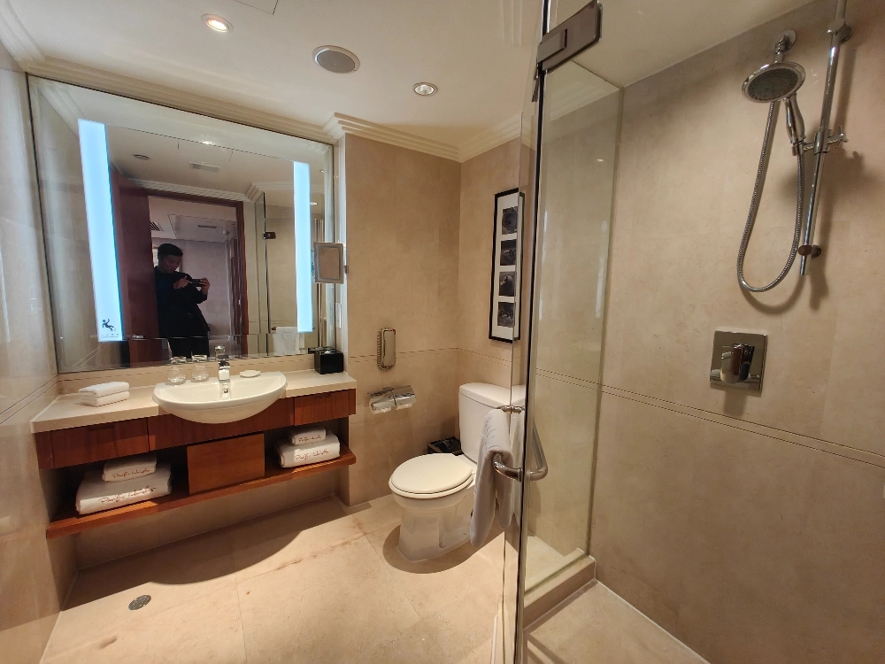 Standard Pacific Heights 2-bdr Unit Oriental Plaza(6)