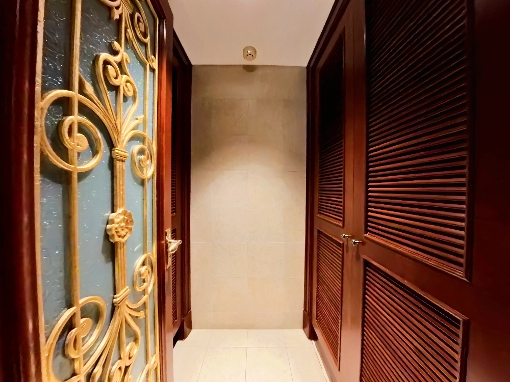Standard Unit 03 Tower E Small 3-Bdr The Riverside Baroque Palace(11)