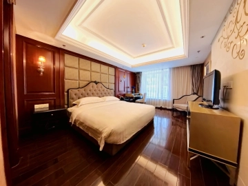 Standard Unit 03 Tower E Small 3-Bdr The Riverside Baroque Palace(13)