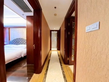 Standard Unit 03 Tower E Small 3-Bdr The Riverside Baroque Palace(3)