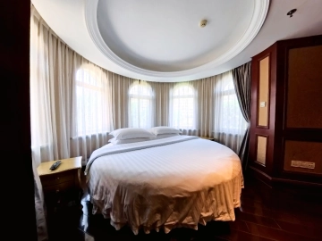 Standard Unit 03 Tower E Small 3-Bdr The Riverside Baroque Palace(5)