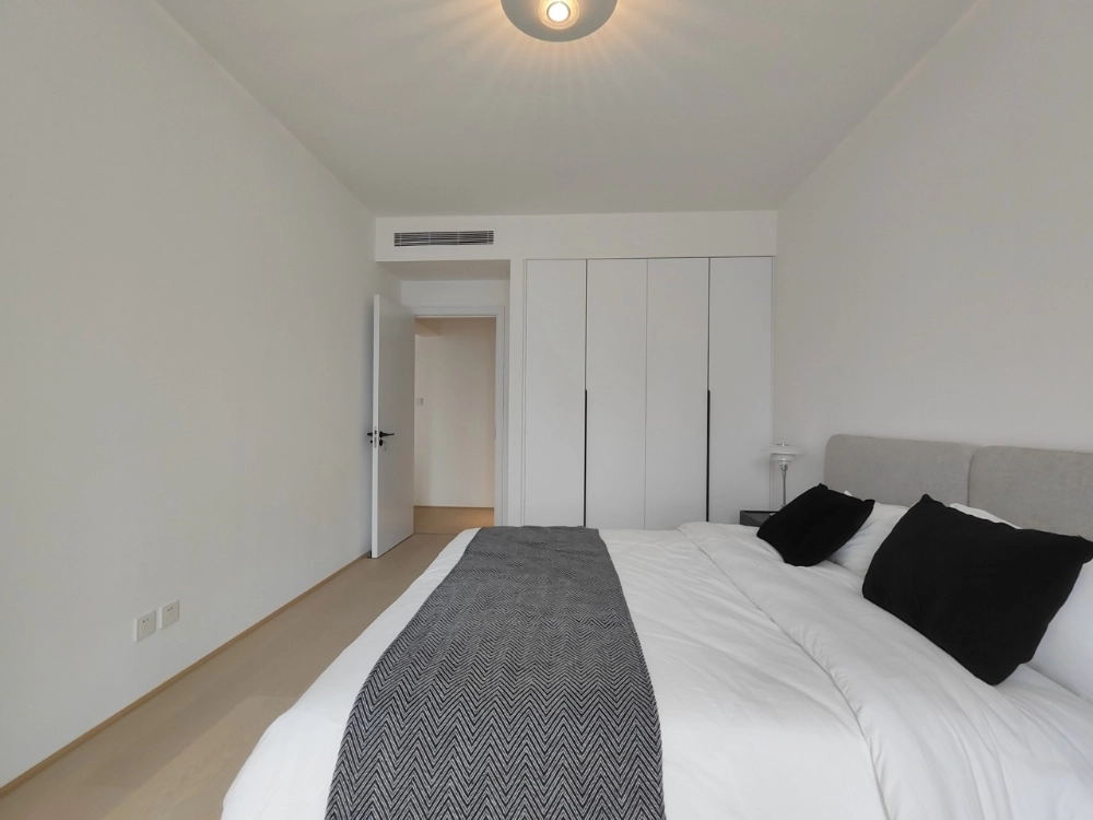 世贸国际公寓C座2单元22F室(11)