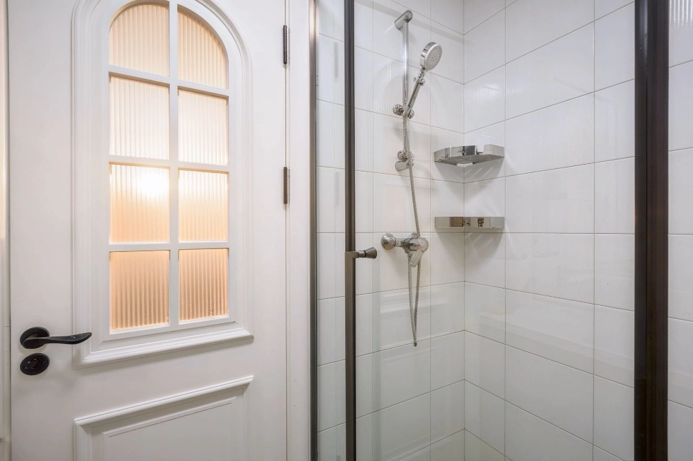 蓝堡国际公寓南区F座301室(15)