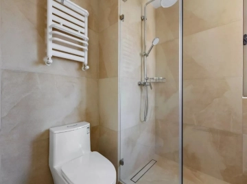 东湖湾西区 (一期和二期)8号2单元703室(12)