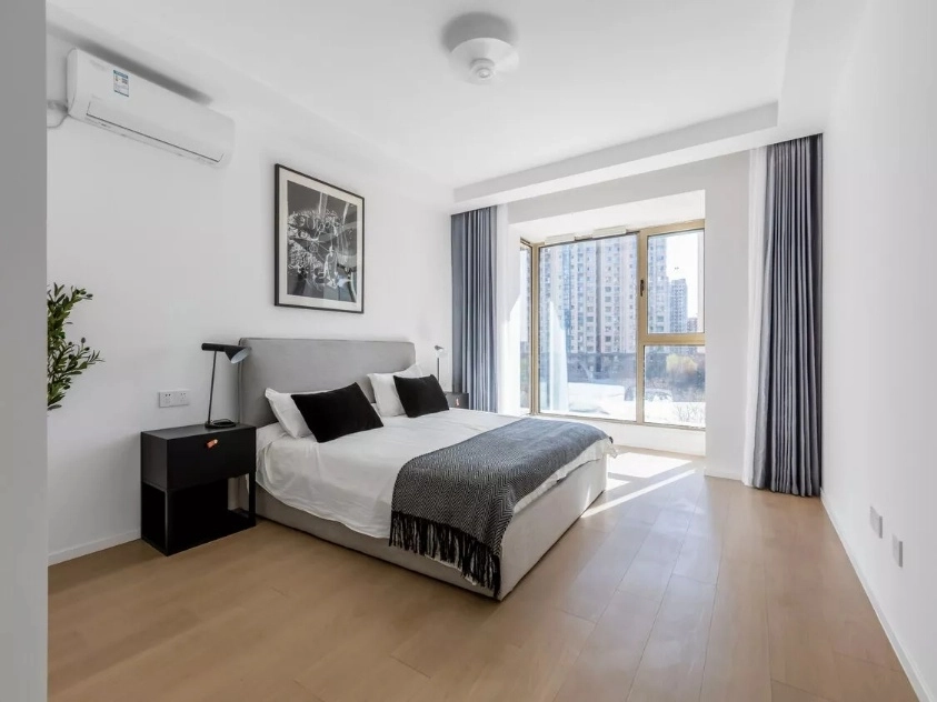 东湖湾西区 (一期和二期)8号2单元703室(13)