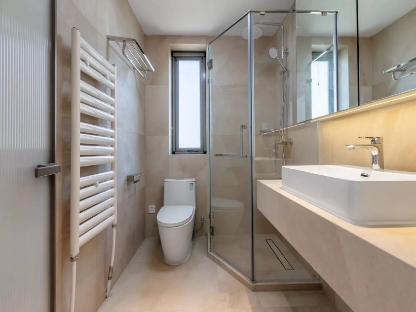 东湖湾西区 (一期和二期)8号2单元703室(15)