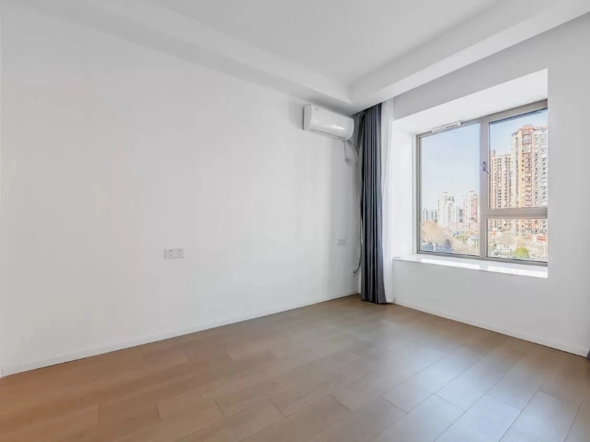 东湖湾西区 (一期和二期)8号2单元703室(17)