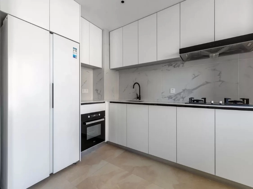 东湖湾西区 (一期和二期)8号2单元703室(6)